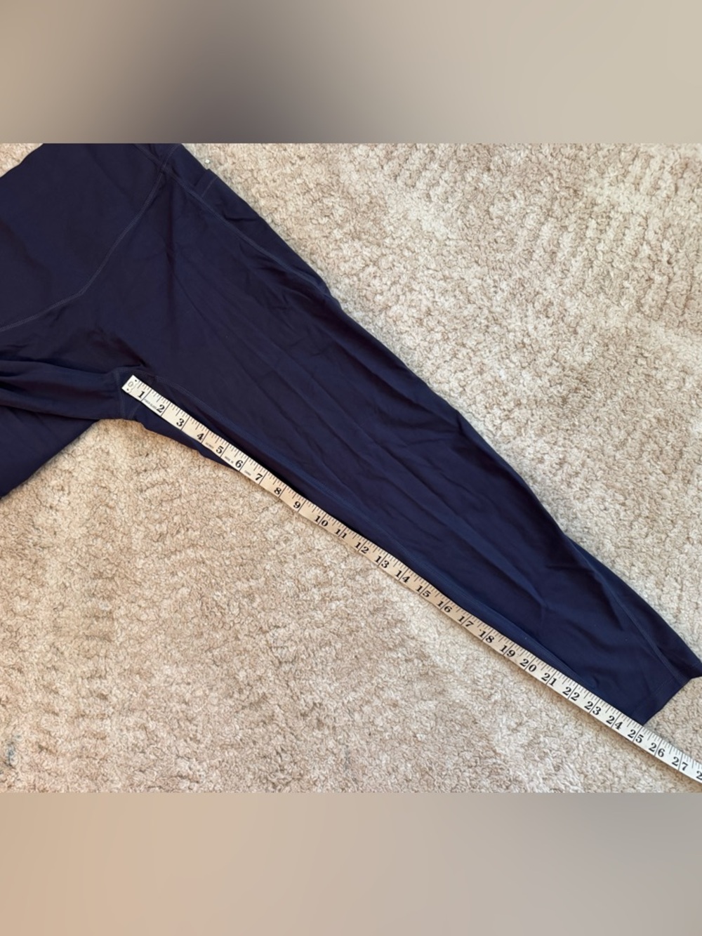 HALARA navy 7/8 length leggings w/ side pockets. Size L. NWOT. - Picture 6 of 6